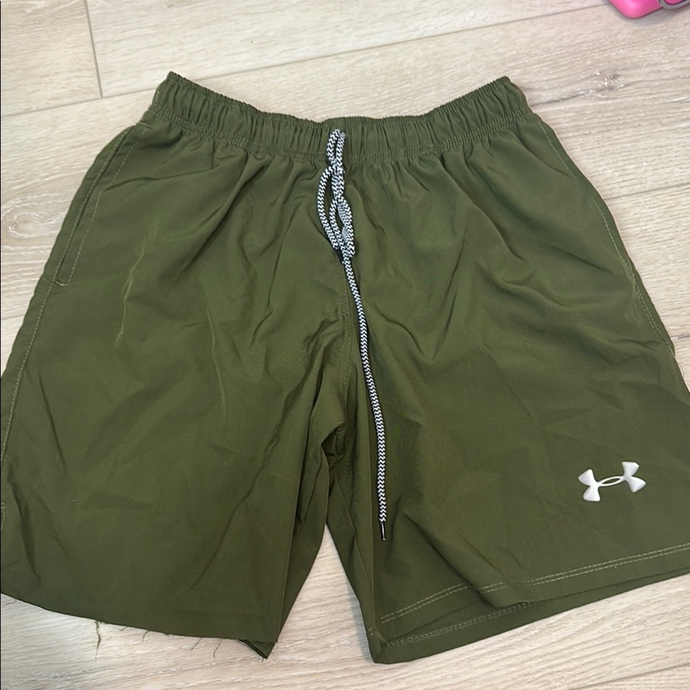 Under Armour Men's Green Shorts